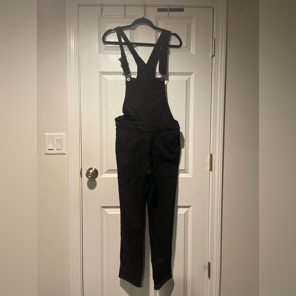 Fall Clean Out ๐๐๐๐ - Picture 3 of 3